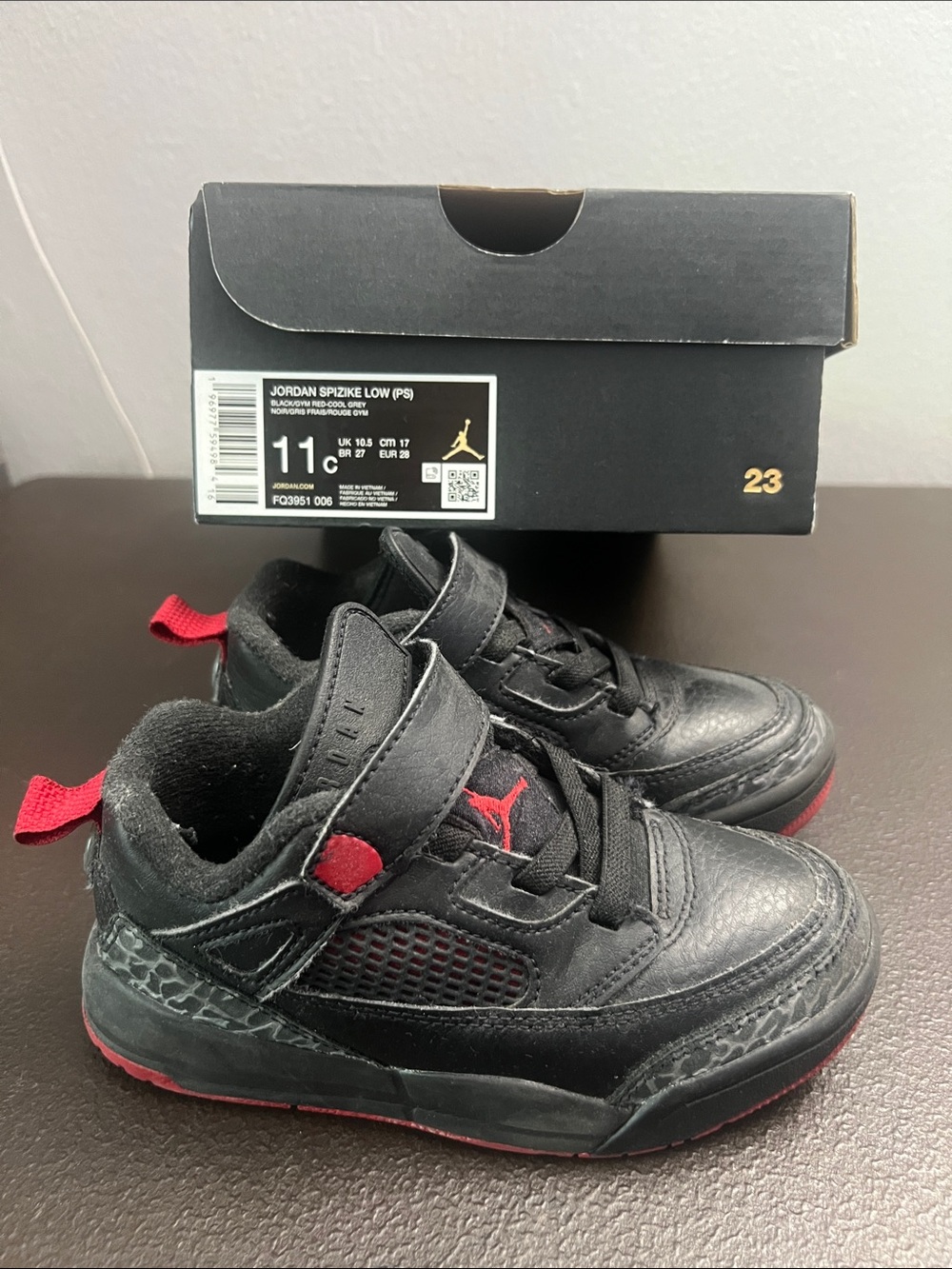 Jordan Kids Black and Red Low-Top Sneakers